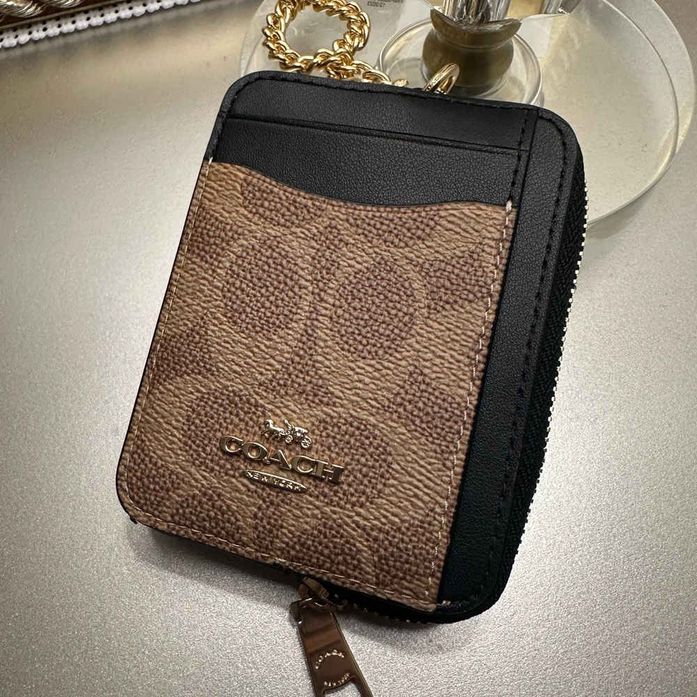 Coach Black and Tan Zip Card Case